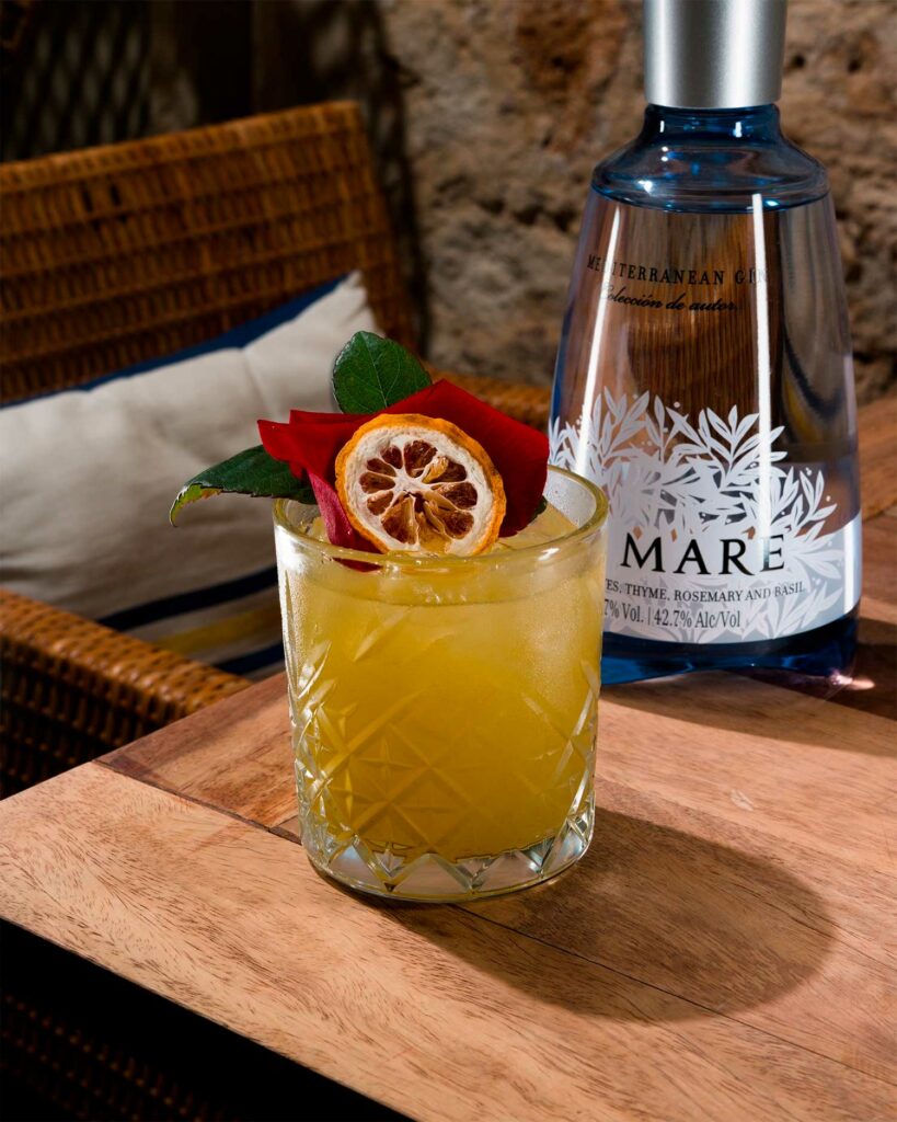 Master Mixology: Cocktail Workshop in Paris 3rd